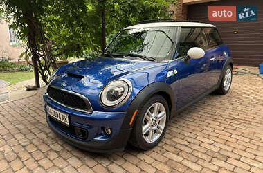 Хэтчбек MINI Cooper 2013 в 