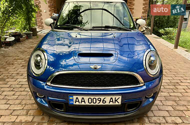 Хэтчбек MINI Cooper 2013 в 