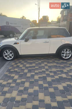 Хэтчбек MINI Cooper 2012 в 