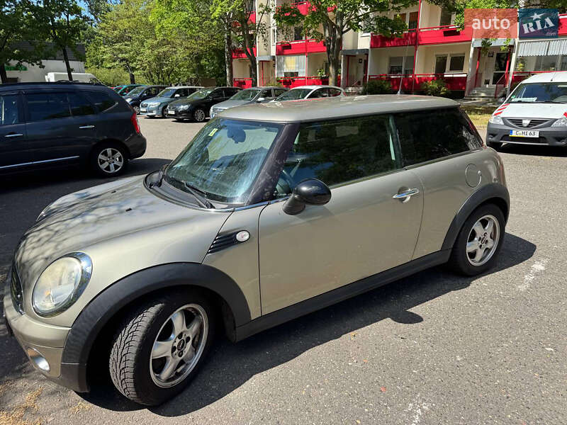 Хэтчбек MINI Cooper 2009 в Запорожье