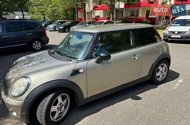 Хэтчбек MINI Cooper 2009 в 
