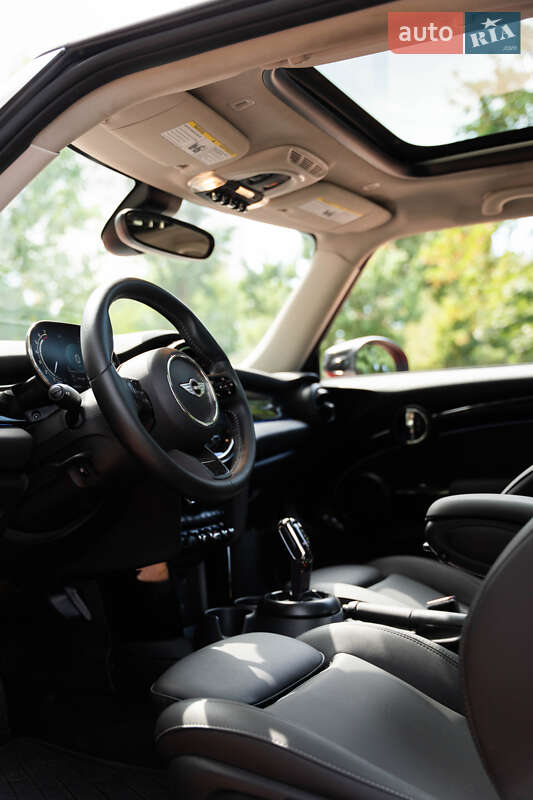 Хэтчбек MINI Cooper 2023 в Кременчуге