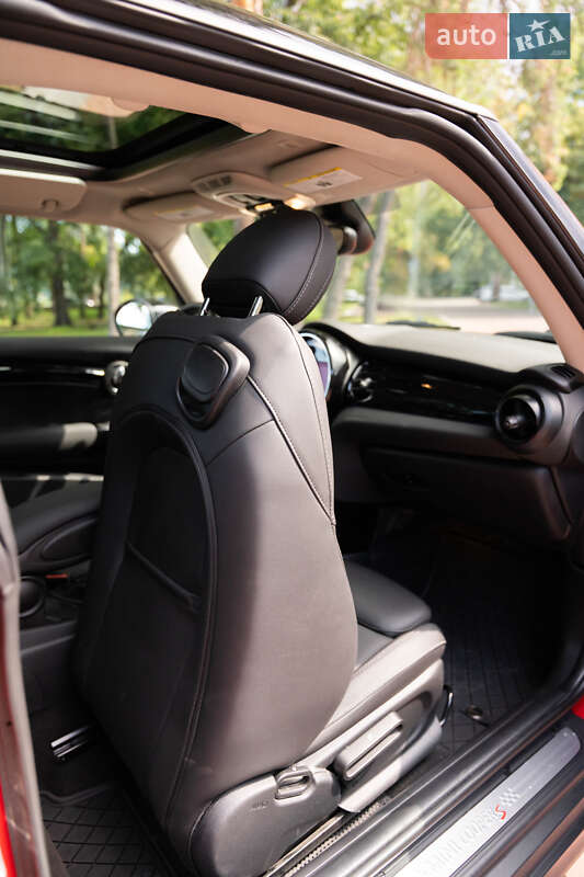 Хэтчбек MINI Cooper 2023 в Кременчуге