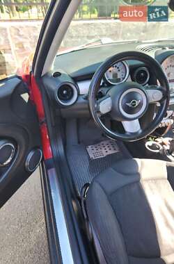 Хэтчбек MINI Cooper 2010 в 