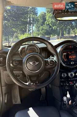 Хэтчбек MINI Cooper 2016 в 