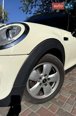 Хэтчбек MINI Cooper 2016 в 