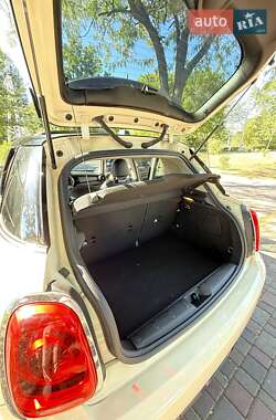 Хэтчбек MINI Cooper 2016 в 