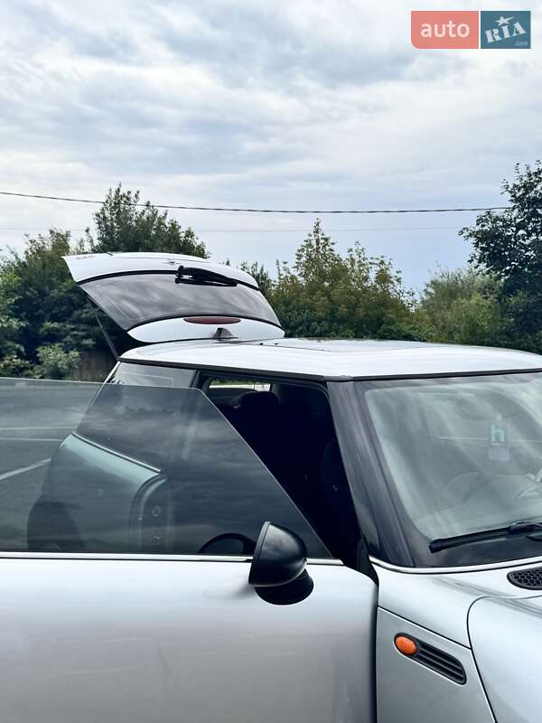 Хэтчбек MINI Cooper 2004 в Черновцах