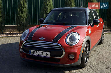 Хэтчбек MINI Cooper 2015 в 