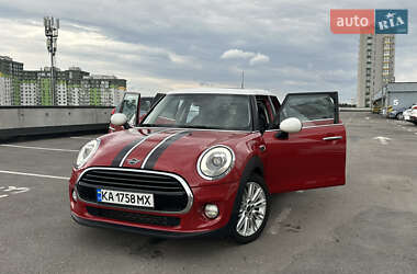 Хэтчбек MINI Cooper 2016 в 