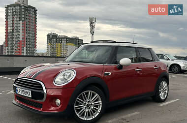 Хэтчбек MINI Cooper 2016 в 