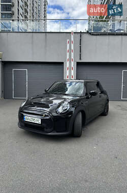 Хэтчбек MINI Cooper 2022 в Киеве