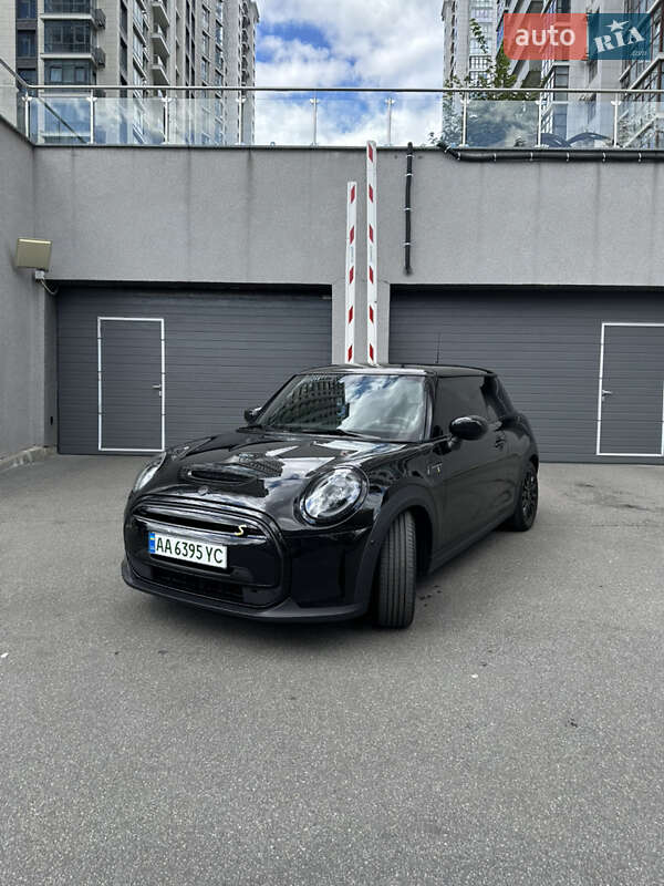 Хэтчбек MINI Cooper 2022 в 