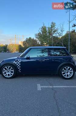 Хэтчбек MINI Cooper 2006 в 