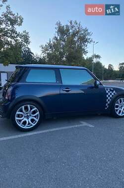 Хэтчбек MINI Cooper 2006 в 