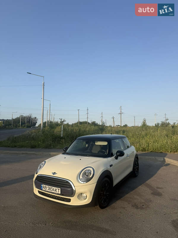 Хэтчбек MINI Cooper 2017 в 