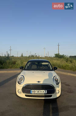Хэтчбек MINI Cooper 2017 в 