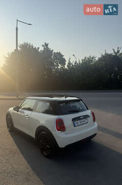Хэтчбек MINI Cooper 2017 в 