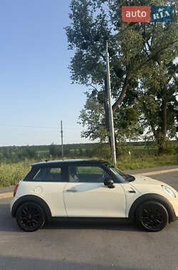 Хэтчбек MINI Cooper 2017 в 