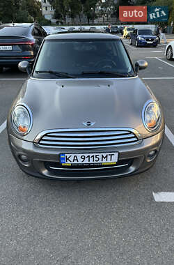 Хэтчбек MINI Cooper 2012 в 