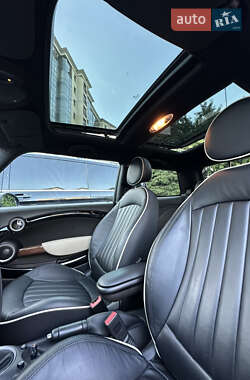 Хэтчбек MINI Cooper 2012 в 