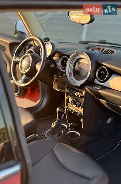 Хэтчбек MINI Cooper 2011 в 