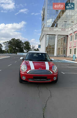 Хэтчбек MINI Cooper 2010 в 
