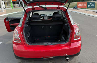 Хэтчбек MINI Cooper 2010 в 