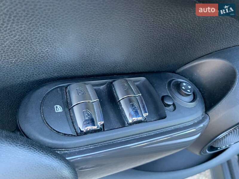Хэтчбек MINI Cooper 2017 в Киеве