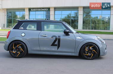 Хэтчбек MINI Cooper 2015 в Днепре