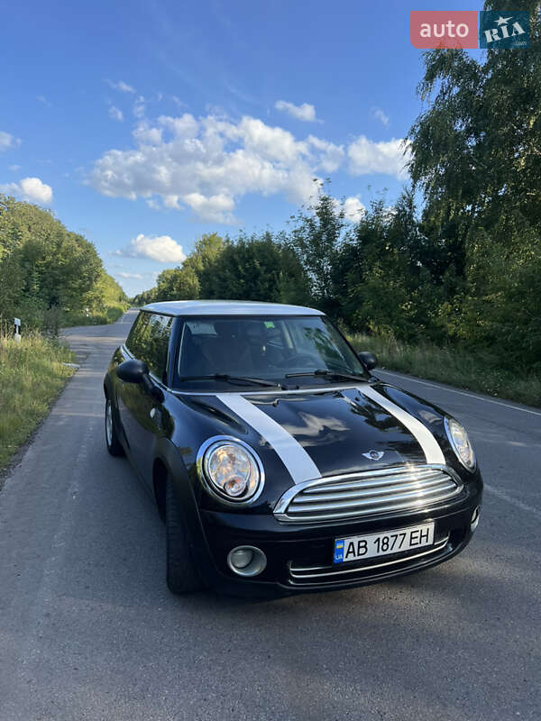 Хэтчбек MINI Cooper 2010 в Калиновке