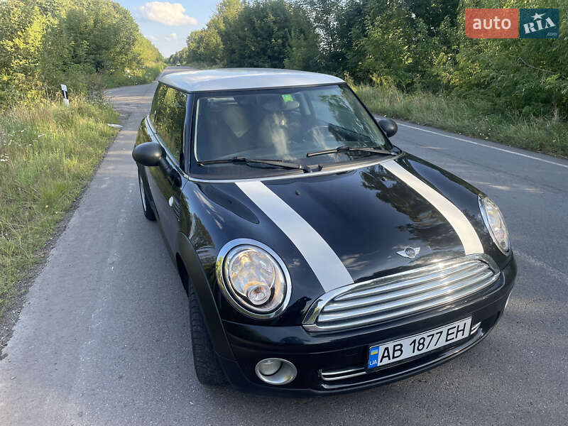 Хэтчбек MINI Cooper 2010 в Калиновке