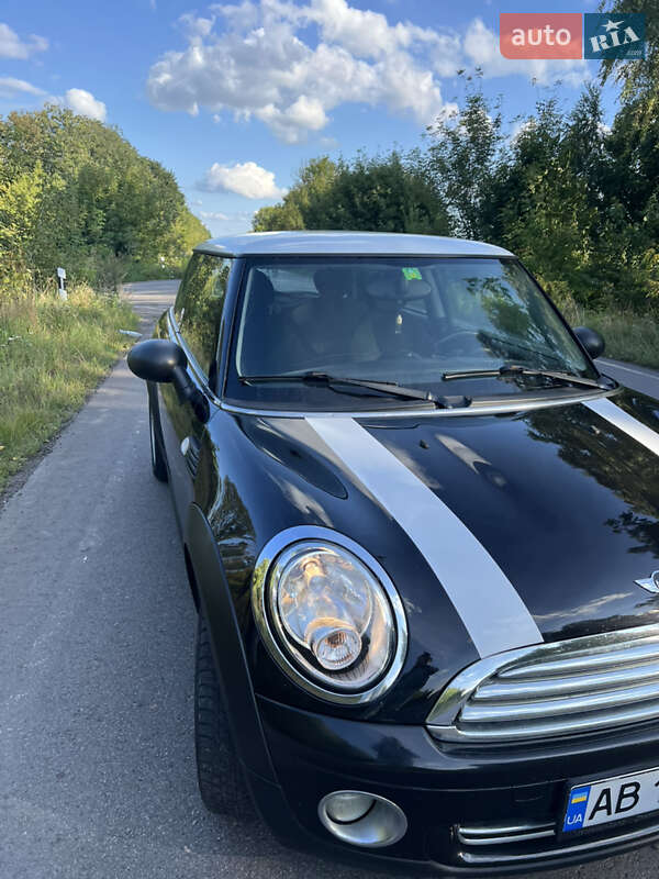 Хэтчбек MINI Cooper 2010 в Калиновке