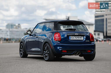 Хэтчбек MINI Cooper 2015 в 