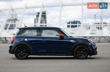 Хэтчбек MINI Cooper 2015 в 