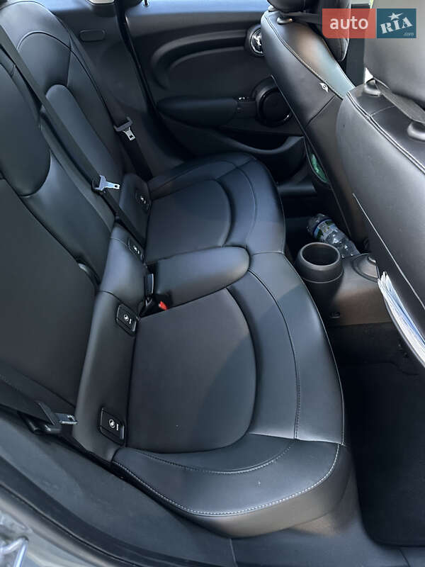 Хэтчбек MINI Cooper 2015 в Винниках