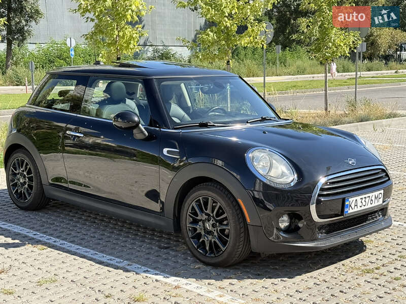 Хэтчбек MINI Cooper 2019 в Киеве