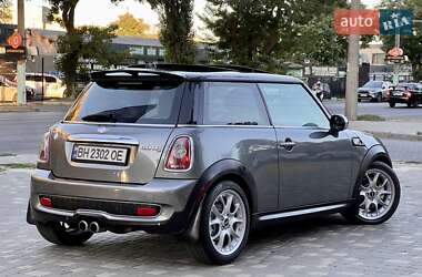 Хэтчбек MINI Cooper 2009 в 