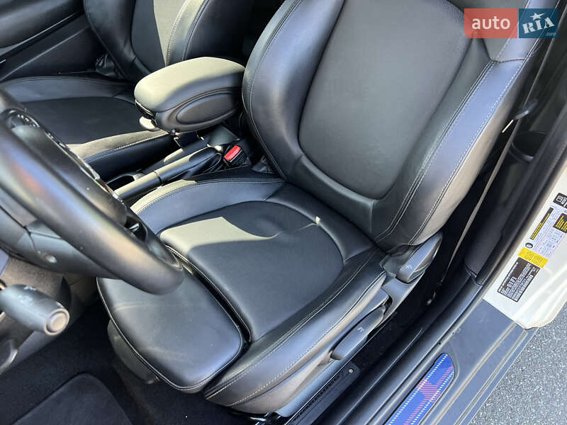 Хэтчбек MINI Cooper 2014 в Киеве