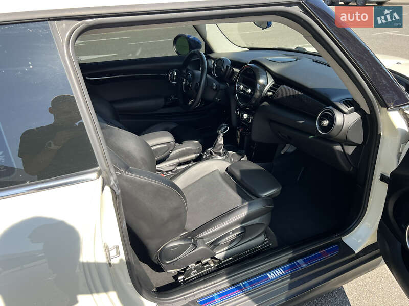 Хэтчбек MINI Cooper 2014 в Киеве
