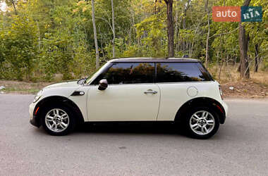 Хетчбек MINI Cooper 2012 в 
