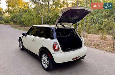 Хетчбек MINI Cooper 2012 в 