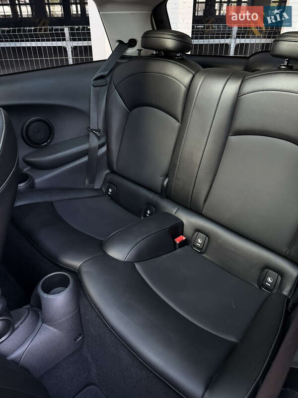 Хэтчбек MINI Cooper 2017 в Киеве фото 33 Хэтчбек MINI Cooper 2017 в Киеве