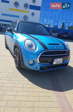 Хетчбек MINI Cooper 2015 в 