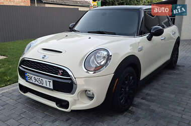 Хэтчбек MINI Cooper 2017 в Дубно