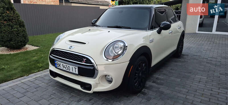 Хэтчбек MINI Cooper 2017 в 