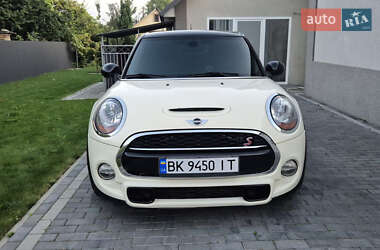 Хэтчбек MINI Cooper 2017 в 