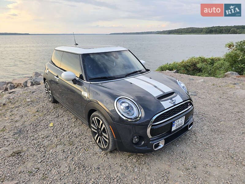 Хэтчбек MINI Cooper 2019 в 