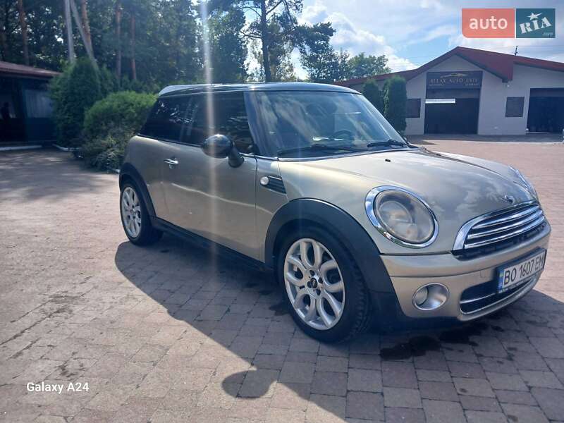 Хэтчбек MINI Cooper 2008 в Львове