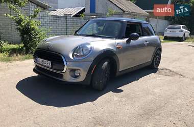 Хэтчбек MINI Cooper 2017 в Кременчуге